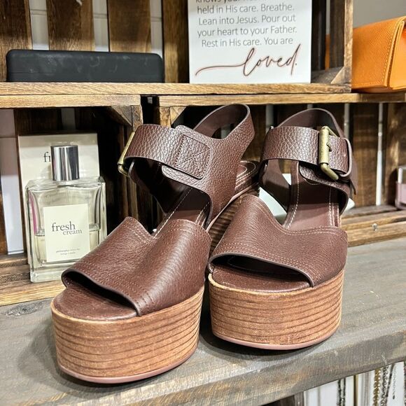 NEW Platform leather sandals by See by Chloe. - Picture 2 of 4